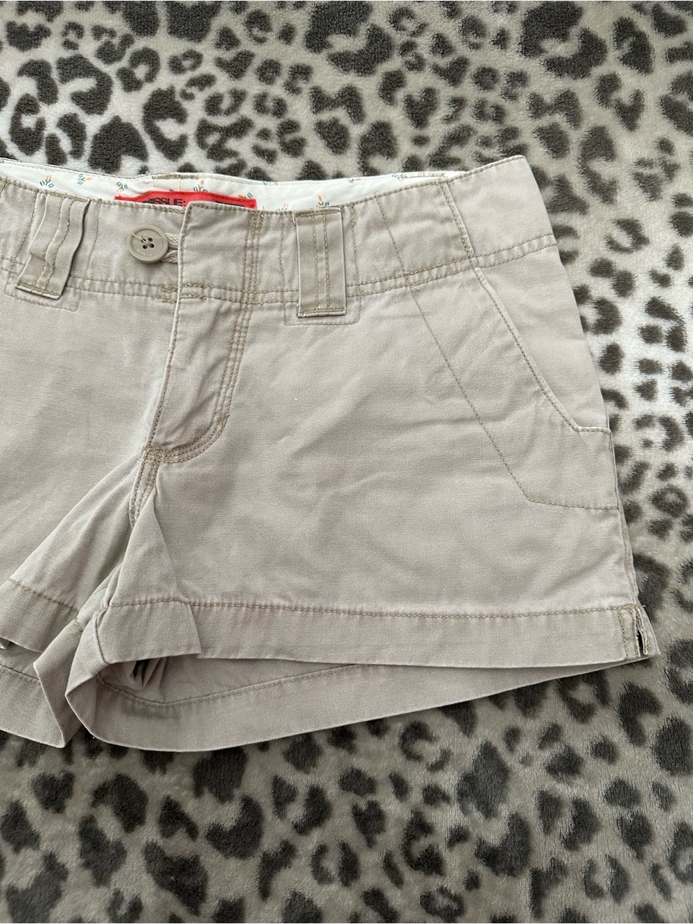 Y2K Mossimo Low Rise Flap Pocket Khaki Shorts in Light Tan Size 5 Juniors - Picture 6 of 16